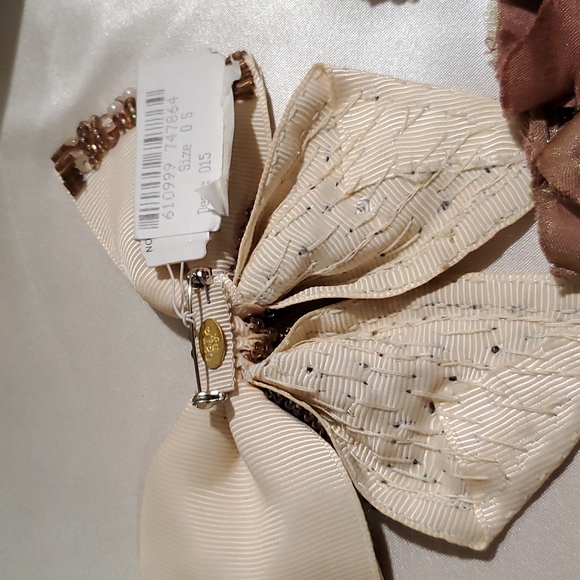 Embellished Brooches Set of 3 - Picture 5 of 6